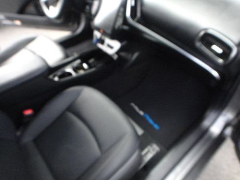 Used 2018 Toyota Prius Prime Advanced w/ Carpet Mat Package image 14
