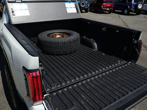Used 2024 Toyota Tundra Platinum AWD/4WD image 31