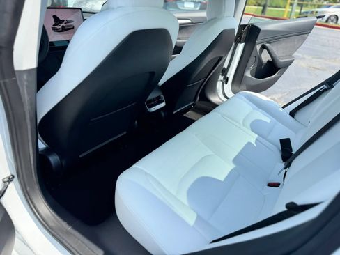 Used 2022 Tesla Model 3 Long Range AWD/4WD image 19