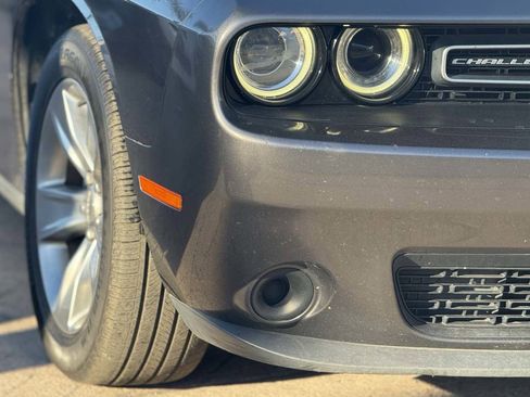 Used 2015 Dodge Challenger SXT image 11