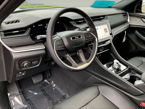 New 2026 Jeep Grand Cherokee L Limited w/ Limited Altitude Package AWD/4WD image 7