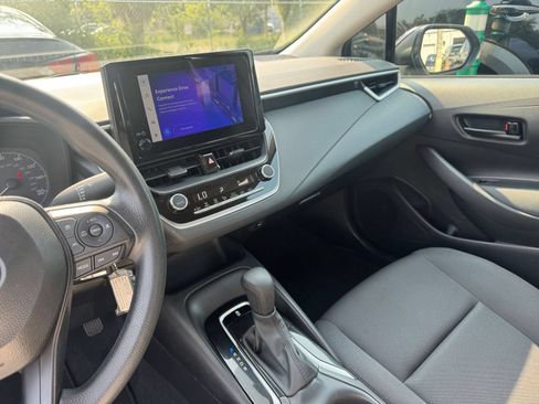 Used 2025 Toyota Corolla LE FWD image 17