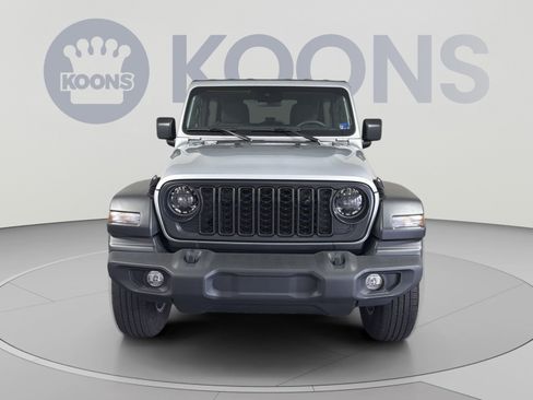 Used 2024 Jeep Wrangler Unlimited Sport AWD/4WD image 11