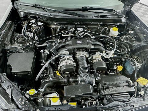 Used 2017 Toyota 86 RWD image 28