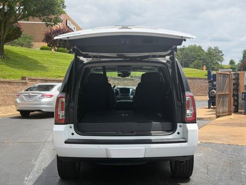 Used 2019 GMC Yukon SLT w/ Premium Edition AWD/4WD image 4