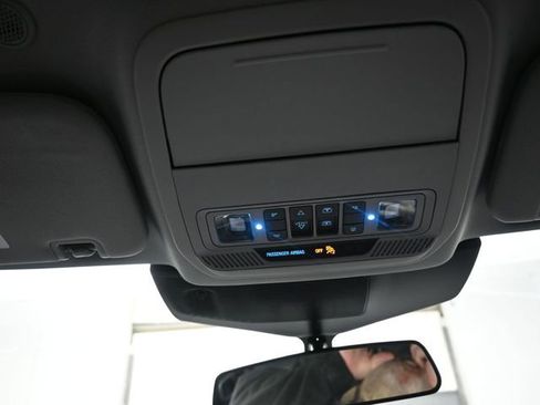 Used 2021 Ford Explorer XLT w/ Equipment Group 202A image 12