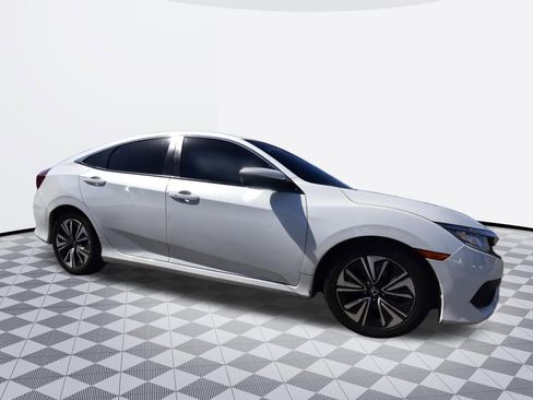 Used 2018 Honda Civic EX-L image 5