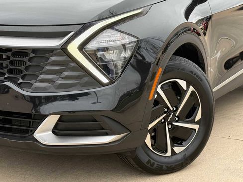 Certified 2023 Kia Sportage LX image 2