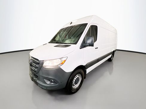 Used 2024 Mercedes-Benz Sprinter 2500 image 10