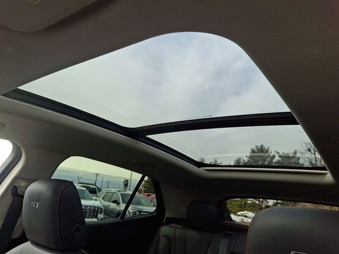 Certified 2023 Buick Envision Essence w/ Sport Touring Package image 14