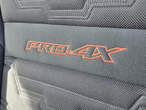 Used 2023 Nissan Frontier PRO-4X w/ Pro Convenience Package image 17