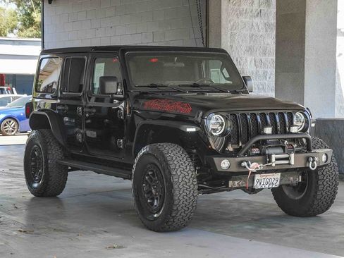 Used 2022 Jeep Wrangler Unlimited Sport AWD/4WD image 3