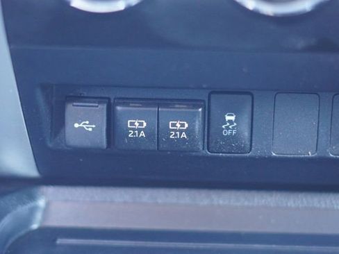 Used 2020 Toyota Tundra SR5 w/ SR5 Upgrade Package AWD/4WD image 33