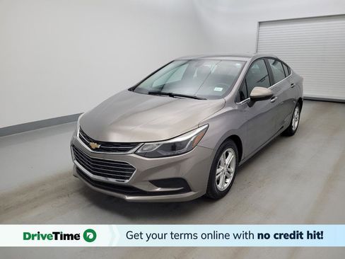Used 2018 Chevrolet Cruze LT FWD image 1