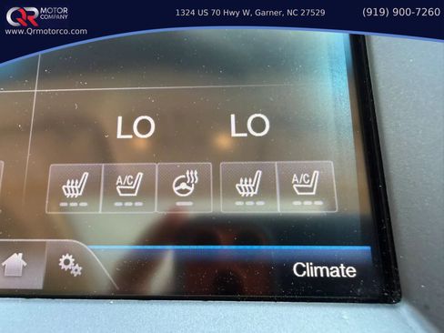 Used 2015 Ford Edge Titanium w/ Equipment Group 301A AWD/4WD image 21