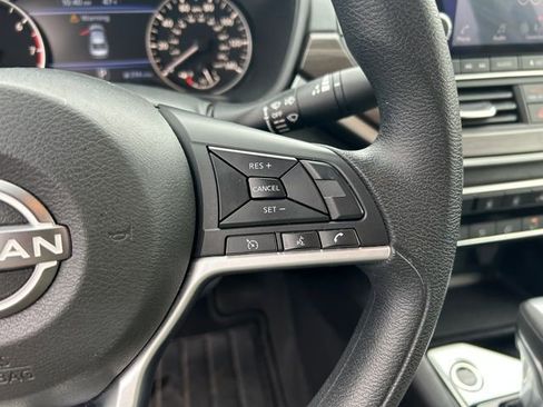 Used 2024 Nissan Altima 2.5 SV FWD image 19