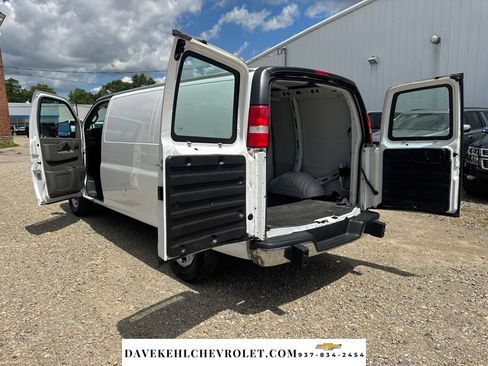 Used 2019 Chevrolet Express 2500 w/ Driver Convenience Package RWD image 12