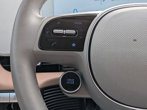 Used 2024 Hyundai Ioniq 5 Limited image 17