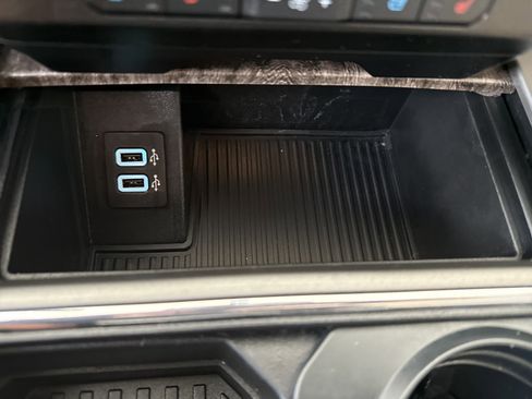 Used 2018 Ford F250 Lariat w/ Lariat Value Package AWD/4WD image 33