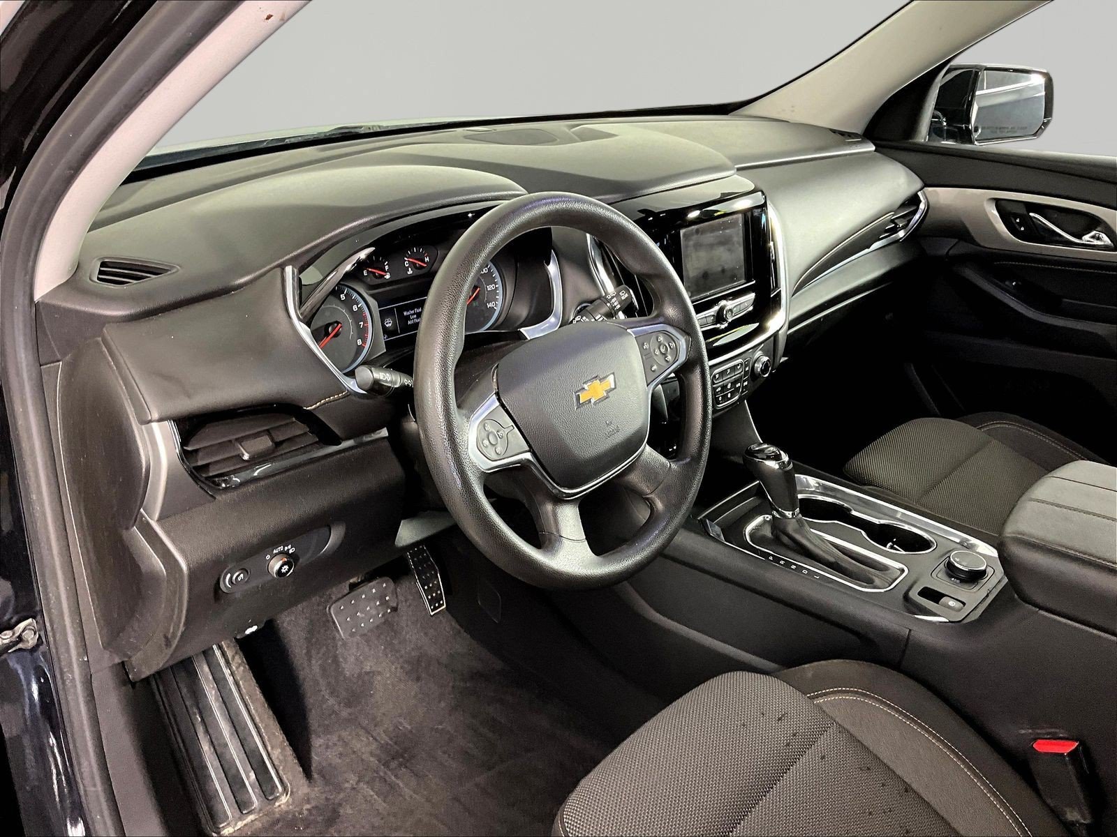 Used 2020 Chevrolet Traverse LS FWD image 16