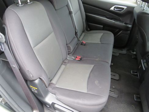 Used 2018 Nissan Pathfinder SV w/ SV All Weather Package image 44