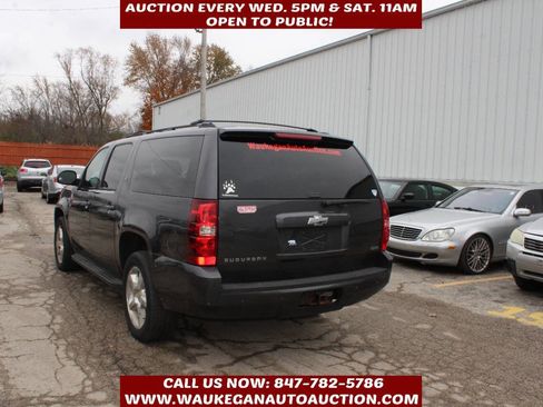 Used 2010 Chevrolet Suburban LT w/ Luxury Package image 6