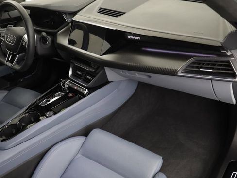 Used 2024 Audi e-tron GT Prestige AWD/4WD image 21