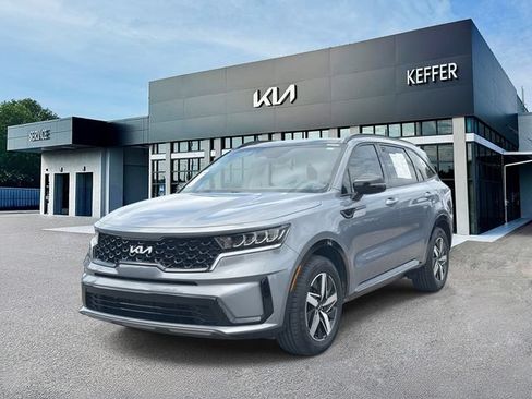Certified 2023 Kia Sorento S w/ Panoramic Sunroof Package FWD image 4