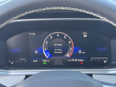 Used 2025 Volkswagen Taos SE image 23