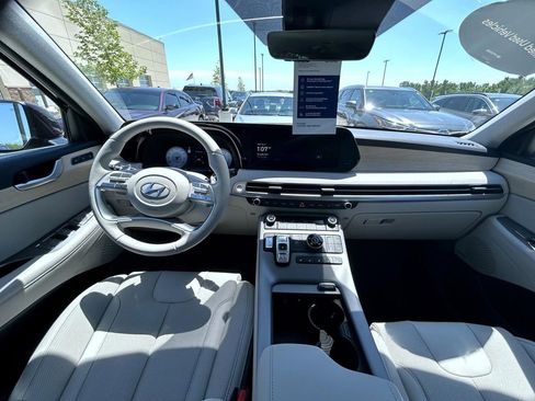 Used 2025 Hyundai Palisade Limited AWD/4WD image 16