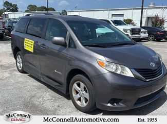 Used 2016 Toyota Sienna LE FWD video 1