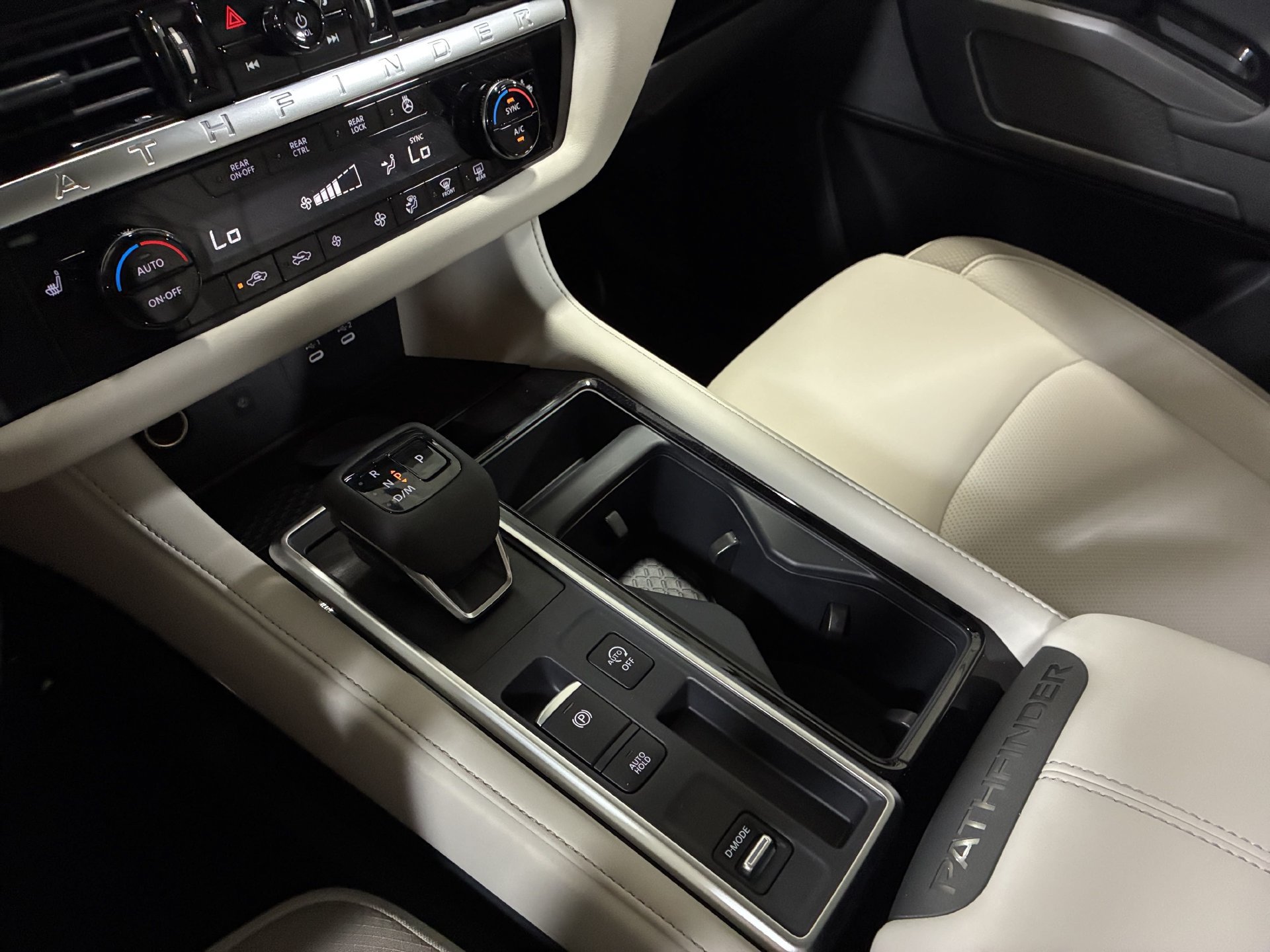 New 2026 Nissan Pathfinder SL FWD image 25