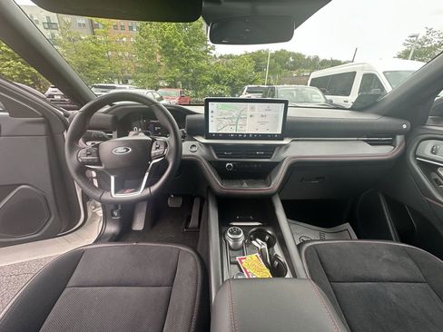 Used 2025 Ford Explorer ST AWD/4WD image 15