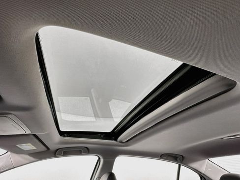 Certified 2017 Honda Accord EX-L image 21