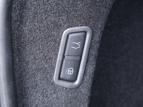 Used 2024 Maserati Levante GT Ultima image 18