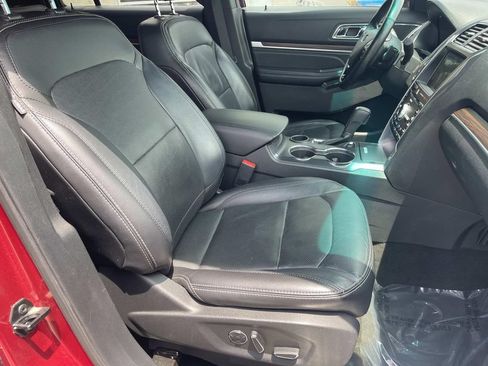 Used 2017 Ford Explorer Limited w/ Equipment Group 301A FWD image 23