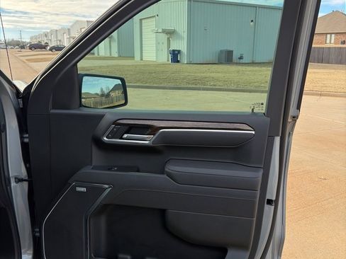 Used 2025 GMC Sierra 1500 Elevation image 55