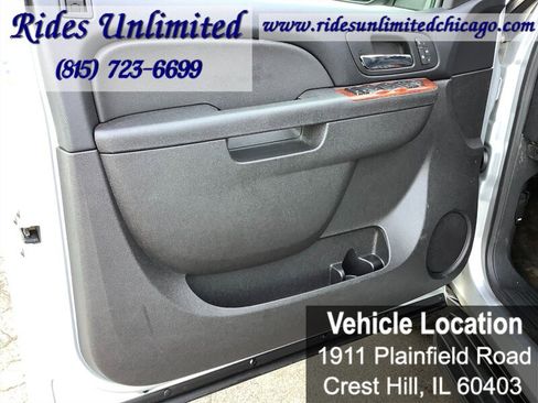 Used 2013 Chevrolet Suburban LT w/ Luxury Package AWD/4WD image 13