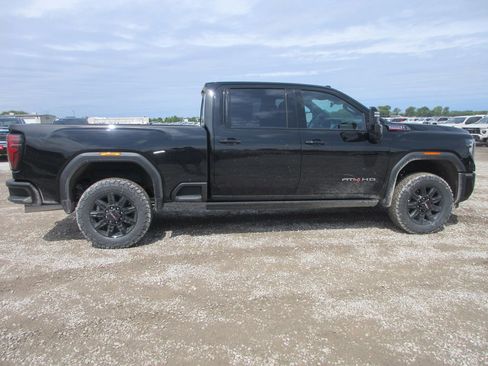 New 2026 GMC Sierra 2500 AT4 w/ AT4 Premium Plus Package AWD/4WD image 3