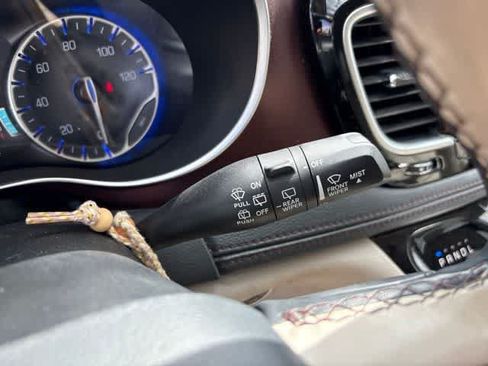 Used 2020 Chrysler Pacifica Limited FWD image 17