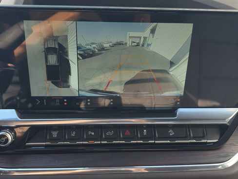 Used 2024 GMC Sierra 3500 SLT w/ SLT Premium Package image 17