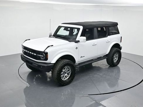 Used 2022 Ford Bronco Outer Banks image 39