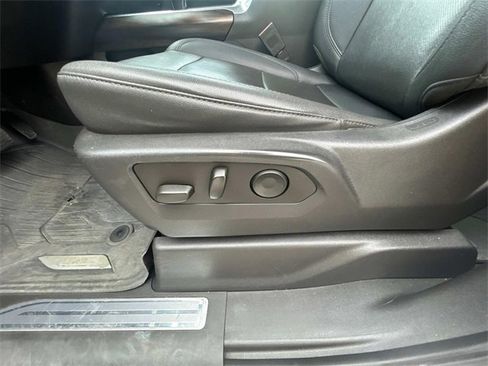 Used 2023 GMC Sierra 1500 SLT w/ SLT Premium Package image 18