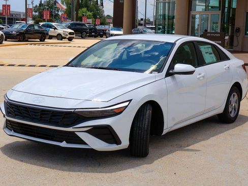 New 2026 Hyundai Elantra SE FWD image 26