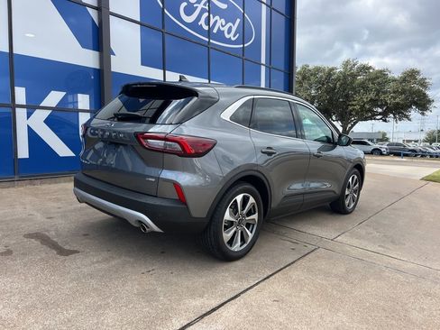 Used 2025 Ford Escape Platinum image 10