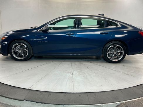 Used 2021 Chevrolet Malibu LT FWD image 2