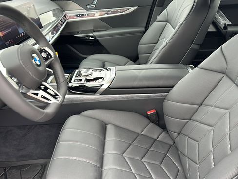 New 2026 BMW 740i image 10