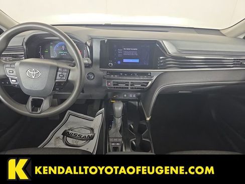 Used 2025 Toyota Camry LE FWD image 14