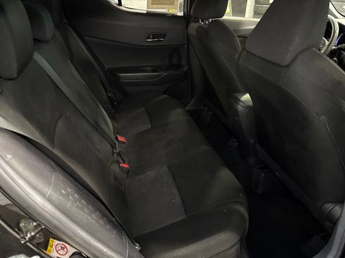 Used 2019 Toyota C-HR LE FWD image 12