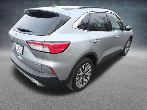 Certified 2022 Ford Escape Titanium AWD/4WD image 12
